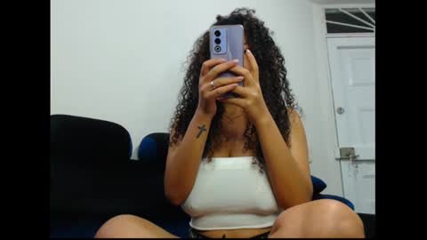 Snapshot of lylii_evans chatting on February 5, 2:19 am lylii_evans online show from February 5, 2:19 am