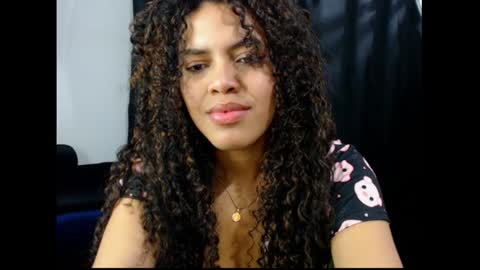 Snapshot of lylii_evans chatting on February 9, 3:32 am lylii_evans online show from February 9, 3:32 am