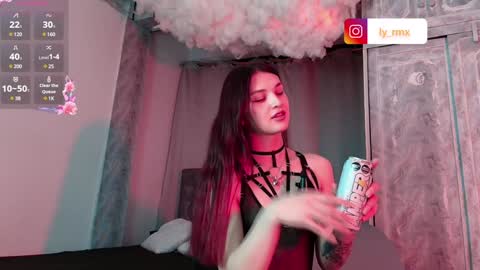 Snapshot of lylita_moon chatting on January 8, 1:32 am Littl online show from January 8, 1:32 am