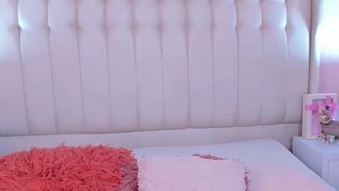 Lyn online show from January 14, 11:05 am