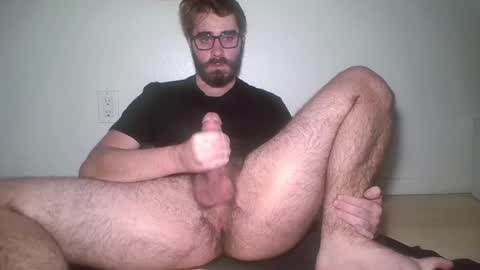 Snapshot of lynchian14 chatting on September 24, 12:47 am lynchian14 online show from September 24, 12:47 am