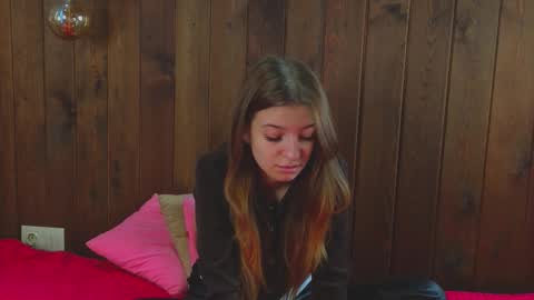 Snapshot of lyndsaymcghan chatting on September 25, 8:07 am Nancy online show from September 25, 8:07 am