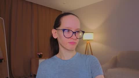 Sara online show from March 5, 4:14 pm