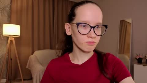 Sara online show from April 18, 8:20 pm