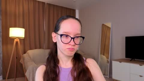 Snapshot of lynettebails chatting on June 30, 4:19 pm Sara online show from June 30, 4:19 pm