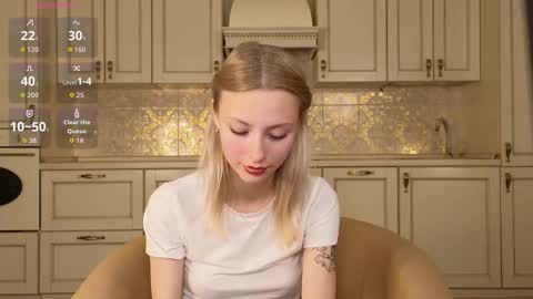 Snapshot of lynettedendy chatting on September 11, 3:23 pm Hello there Im Eva3 Im new model here online show from September 11, 3:23 pm