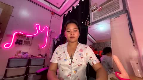 I am Lyn- DONT FORGET TO FOLLOW ME online show from October 16, 11:50 pm