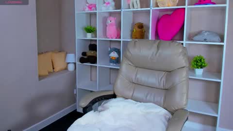 Lynn online show from September 25, 1:20 am