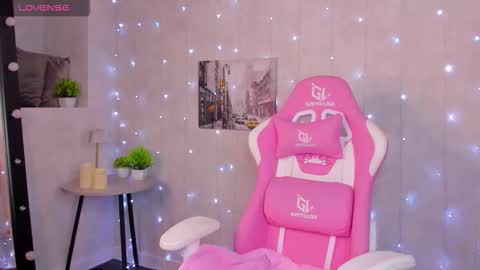 Lynn online show from October 14, 1:06 am