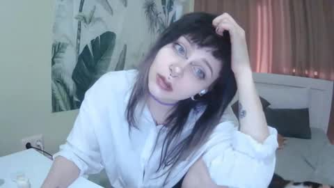Kira online show from September 9, 1:32 pm