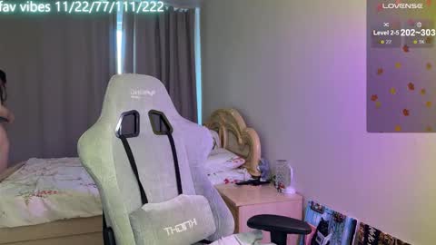 lynne_dawson online show from October 2, 10:00 am