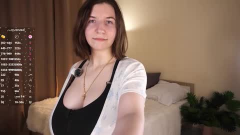 Lola online show from March 13, 7:09 pm