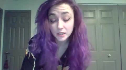 Lynn  online show from February 8, 5:38 pm