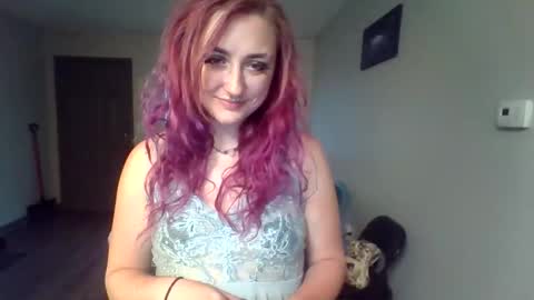 Lynn  online show from April 14, 11:33 pm