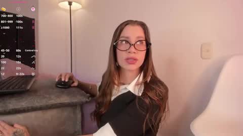 lynnsam_ online show from March 14, 1:23 am