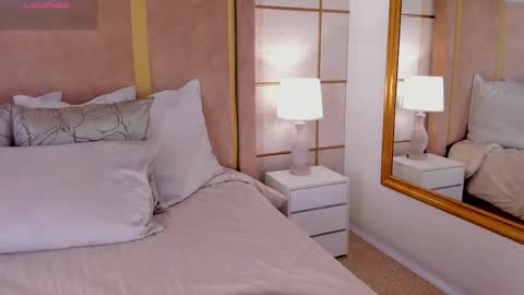    online show from February 25, 11:20 am