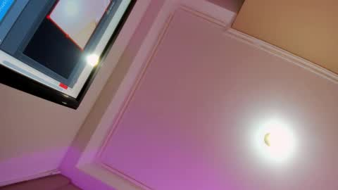 Lyravendrell online show from December 21, 2:02 pm