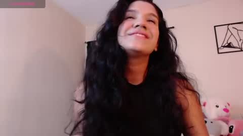 Snapshot of lyriadiamond_ chatting on June 12, 12:31 am Lyria Diamond online show from June 12, 12:31 am
