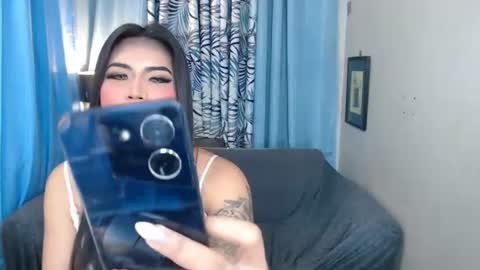 Snapshot of lytatto_lashes chatting on June 21, 1:24 pm lytatto_lashes online show from June 21, 1:24 pm