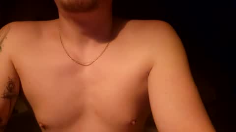 Snapshot of m1guele chatting on December 21, 11:45 pm Fucklover online show from December 21, 11:45 pm