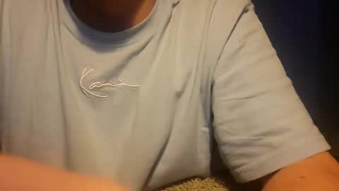 Snapshot of m1guele chatting on December 29, 3:33 am Fucklover online show from December 29, 3:33 am