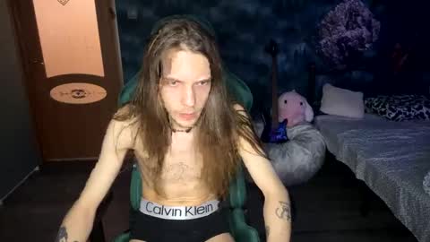 Snapshot of m1shq chatting on December 7, 4:25 pm m1shq online show from December 7, 4:25 pm