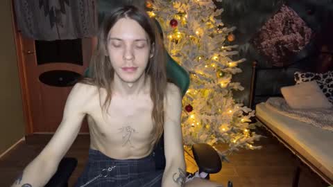 Snapshot of m1shq chatting on January 6, 2:15 am m1shq online show from January 6, 2:15 am