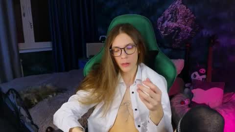 Snapshot of m1shq chatting on February 11, 1:32 am m1shq online show from February 11, 1:32 am