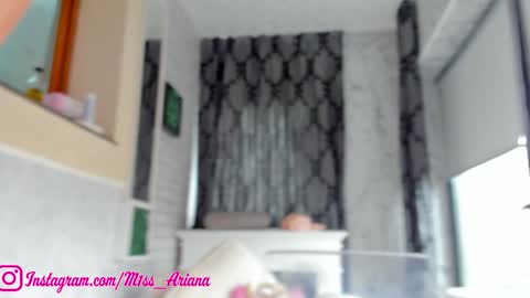 Snapshot of m1ss_ariana chatting on March 20, 7:35 am Ariana online show from March 20, 7:35 am