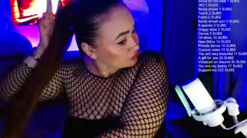 Snapshot of m33li chatting on June 19, 11:52 pm Meli online show from June 19, 11:52 pm