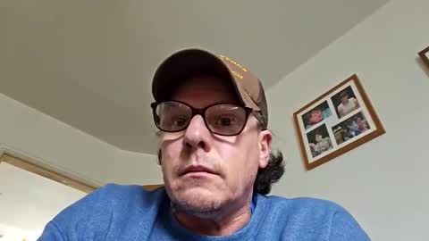 Snapshot of m536327 chatting on May 19, 12:44 pm Fantasy guy online show from May 19, 12:44 pm