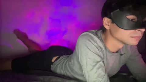 Snapshot of m_boy_ chatting on October 30, 11:27 pm M Boy online show from October 30, 11:27 pm