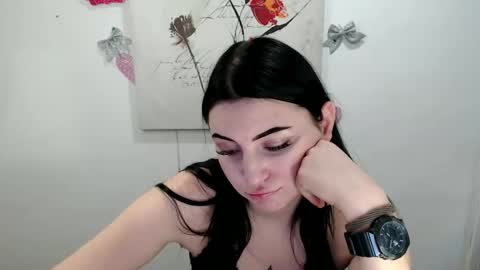 m_i_k_i_ online show from March 6, 11:39 am