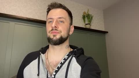 m_stephen online show from April 4, 3:05 am