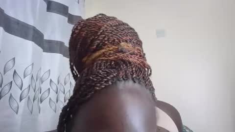 ma_couchie online show from May 5, 9:23 pm