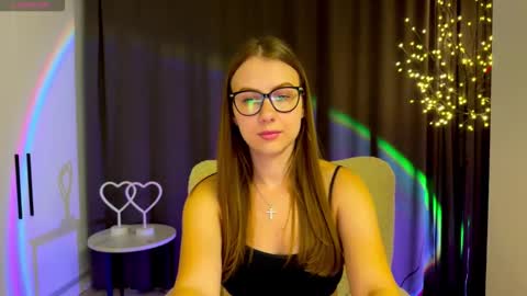 Snapshot of ma_ry_mee chatting on September 18, 10:23 pm Mary  online show from September 18, 10:23 pm