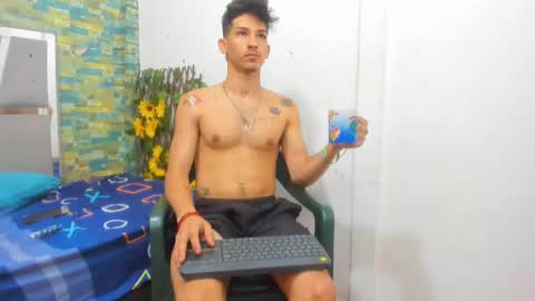 Snapshot of maaster420 chatting on January 22, 2:03 pm itgram pezlo josue online show from January 22, 2:03 pm