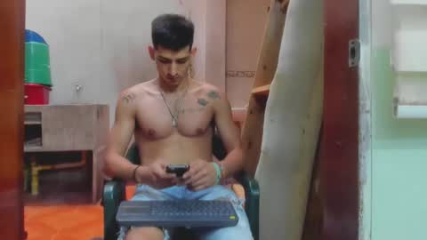 Snapshot of maaster420 chatting on February 18, 12:06 pm itgram pezlo josue online show from February 18, 12:06 pm