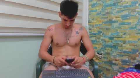 Snapshot of maaster420 chatting on February 25, 1:30 am itgram pezlo josue online show from February 25, 1:30 am