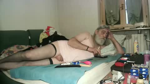 Snapshot of maax1970to chatting on December 28, 3:59 pm maax1970 online show from December 28, 3:59 pm