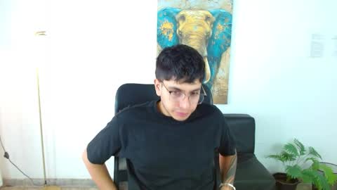 Max online show from March 30, 1:34 pm