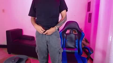 Max online show from April 10, 1:49 pm