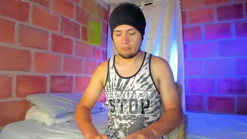 Snapshot of maax_taylor01 chatting on January 22, 2:14 pm online show from January 22, 2:14 pm