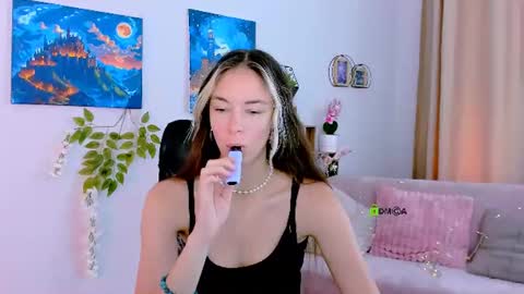 Snapshot of mabel_light chatting on August 7, 9:22 am Your lovely Mabel online show from August 7, 9:22 am