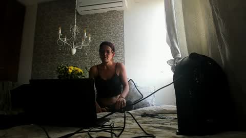 mabel online show from April 5, 9:56 pm