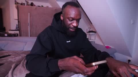 Mac Troy online show from December 31, 4:25 pm