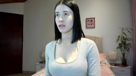 Macarena online show from October 11, 2:44 am
