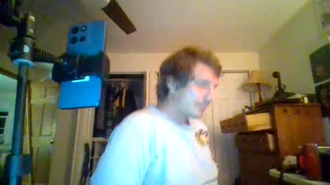 Snapshot of macdaddy9mm chatting on June 22, 6:43 am macdaddy9mm online show from June 22, 6:43 am
