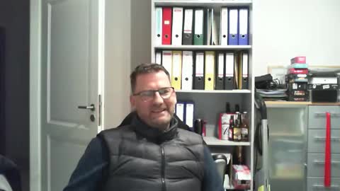 Snapshot of macfly67 chatting on December 13, 4:27 pm macfly67 online show from December 13, 4:27 pm