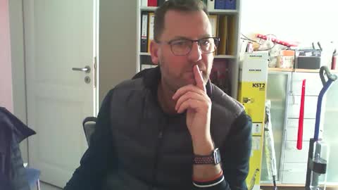 macfly67 online show from January 16, 8:18 am